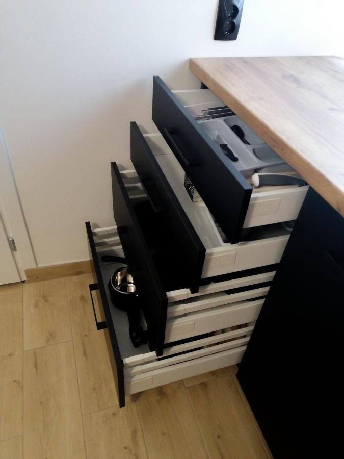 Evita Studio Apartment カルロヴァッツ エクステリア 写真