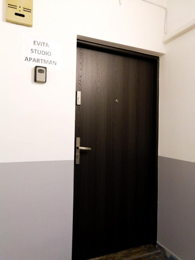 Evita Studio Apartment カルロヴァッツ エクステリア 写真