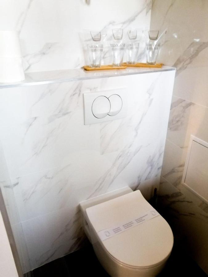 Evita Studio Apartment カルロヴァッツ エクステリア 写真